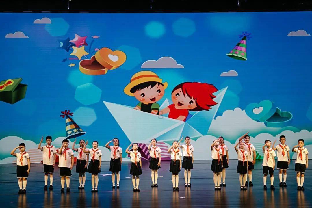 据调查：印度农村，青少年男孩拥有智能手机的可能是女孩的两倍
