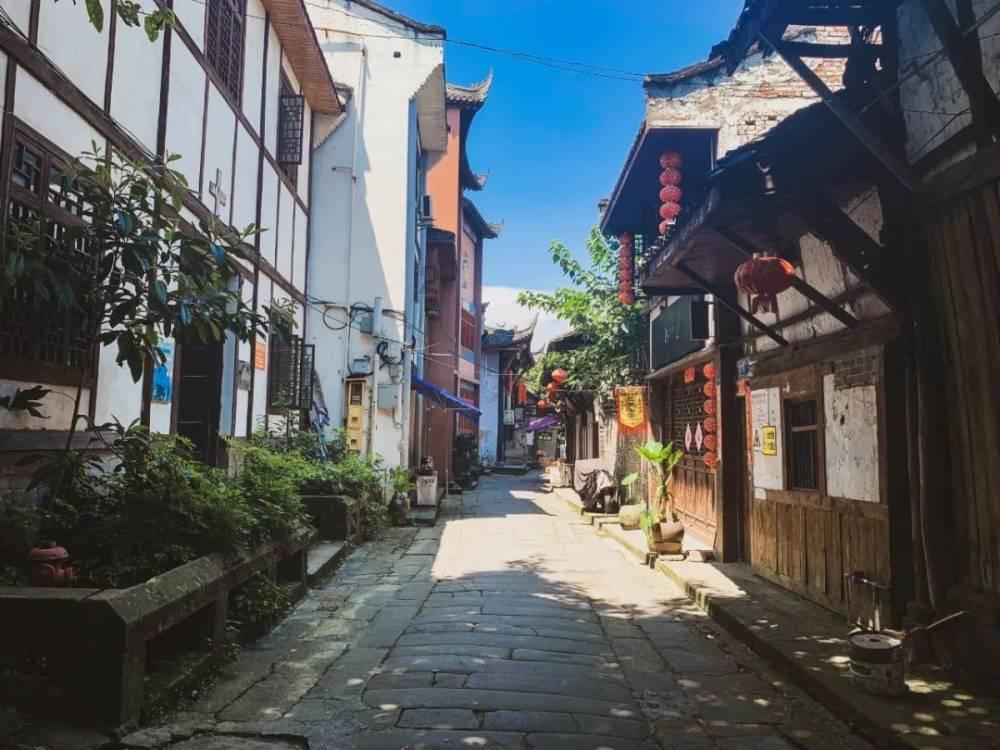 斯诺克大奖赛16强赛：曹宇鹏零封墨菲，昊天被小特血洗，卡特、瓦菲出局